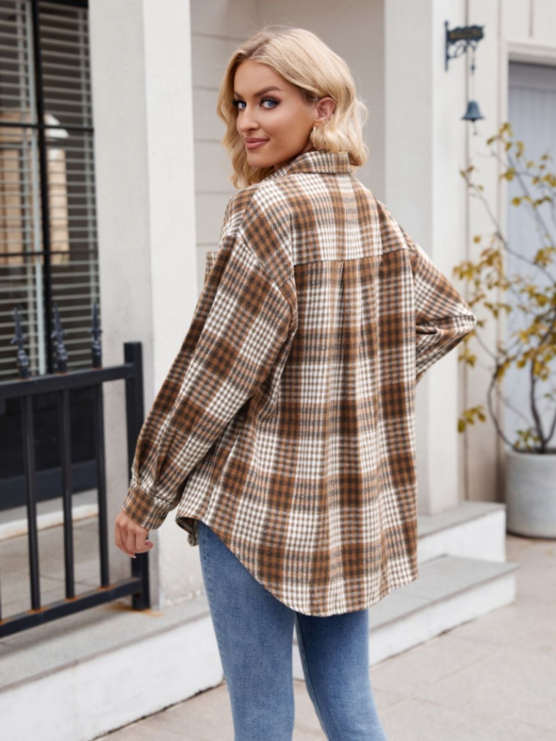 Pocketed Plaid Long Sleeve Shirt